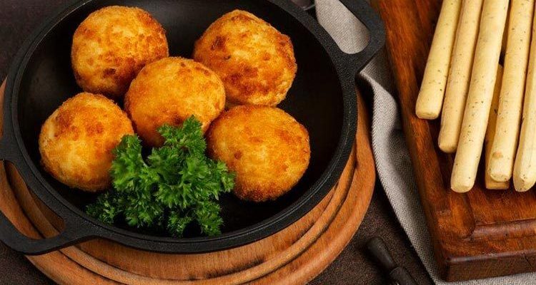 5 Kreasi Perkedel Kentang yang Patut Dicicipi