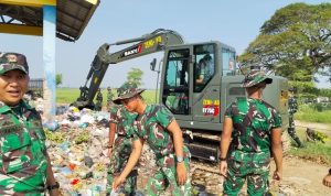 Aksi Kolosal Bersama Bersihkan TPS Pasir Angin Cikedung Demi Indonesia Asri