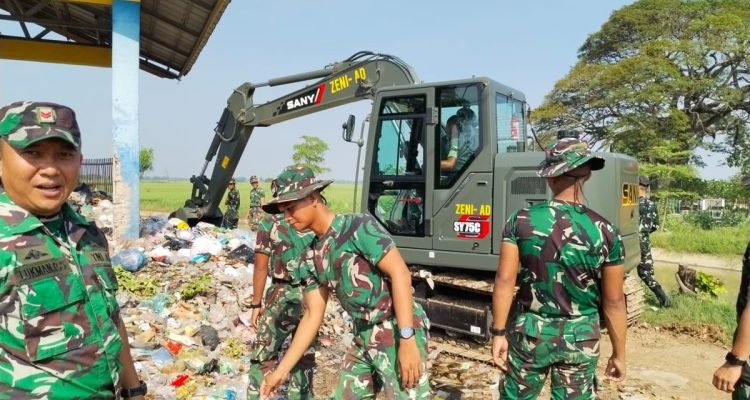 Aksi Kolosal Bersama Bersihkan TPS Pasir Angin Cikedung Demi Indonesia Asri