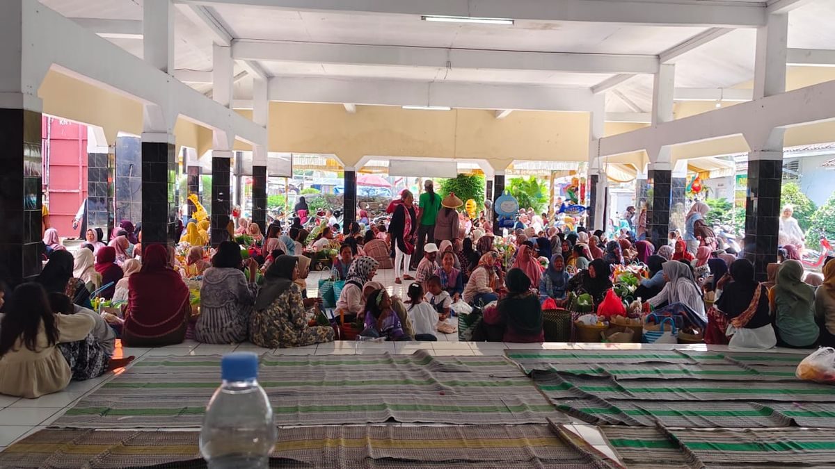 Babinsa Koramil Lelea Hadiri Mapag Sri Desa Nunuk, Tekankan Kebersamaan dan Budaya