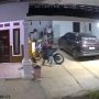 CCTV Rekam Maling Gondol 2 Motor di Terisi, Indramayu