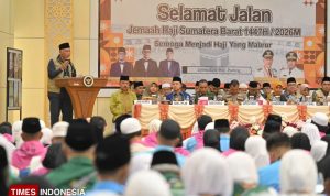 Gubernur Lepas 384 Jemaah Haji Kloter 1 Embarkasi Padang