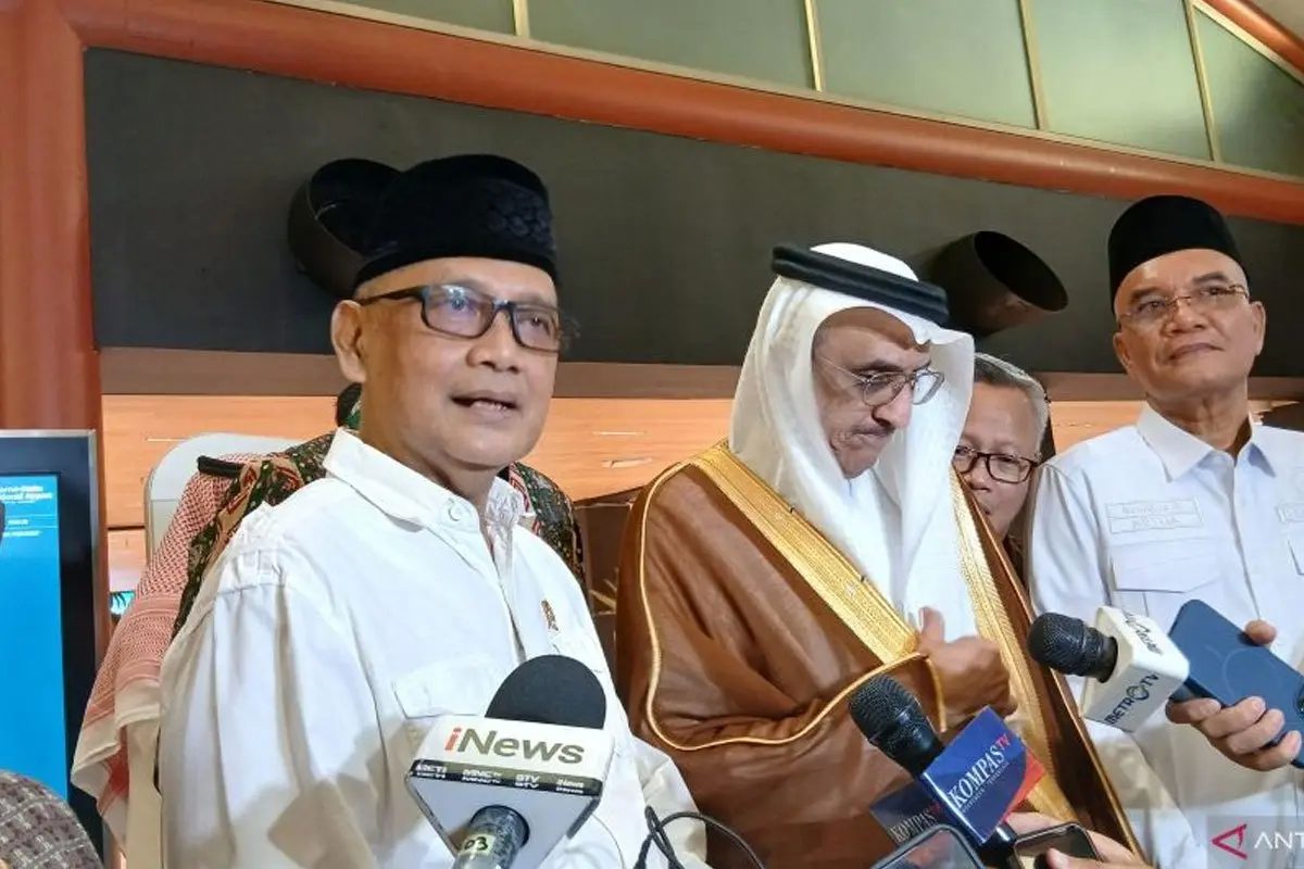 Jemaah Calon Haji Indonesia Mulai Berangkat ke Madinah