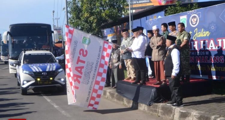 Jemaah Haji Kloter 14 Kabupaten Malang Berangkat