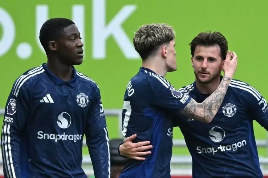 Manchester United yang Dirotasi Kalah 4-3 dari Brentford di Laga Tujuh Gol