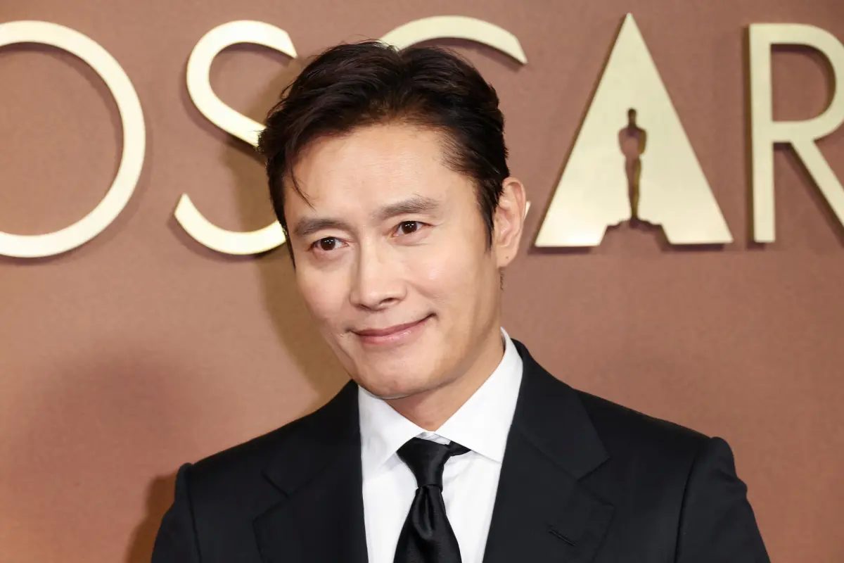 Pasangan Aktor Korea Lee Byung Hun dan Han Ji Min Jadi Mata-mata Korut