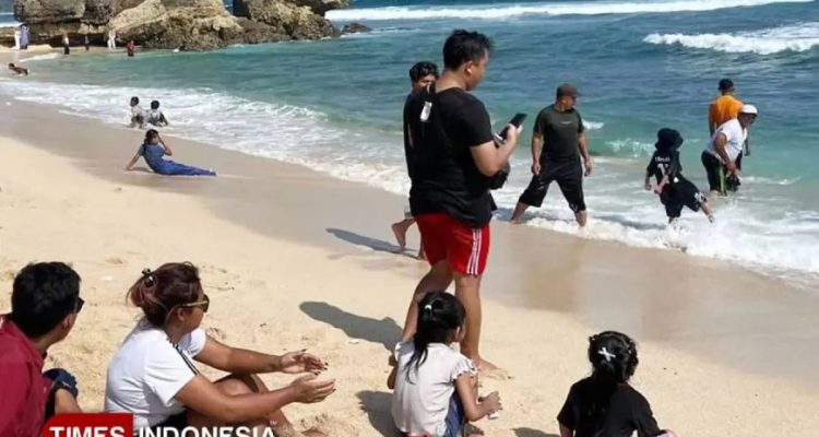 Pemkab Malang Imbau Pengelola Pantai Tingkatkan Pengamanan demi Keselamatan Pengunjung