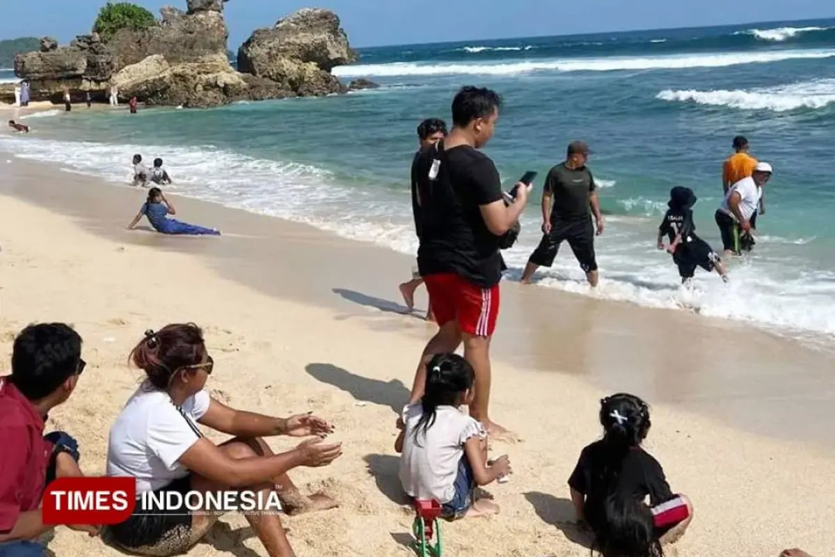 Pemkab Malang Imbau Pengelola Pantai Tingkatkan Pengamanan demi Keselamatan Pengunjung