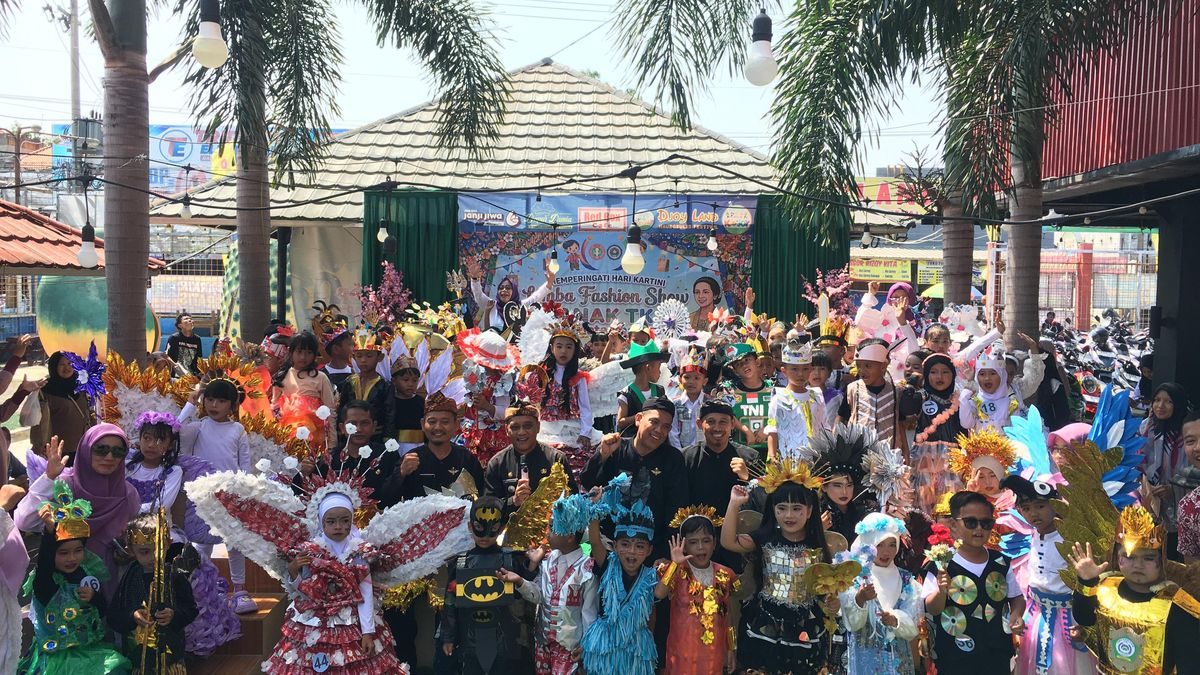 Ratusan Siswa TK Se-Haurgeulis Ikut Lomba Fashion Show DIjoyland Cipancuh