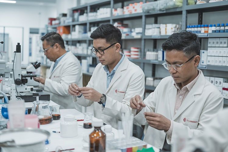 Tantangan dan Solusi Pelayanan Farmasi PAFI Pulang Pisau di Era Digital