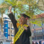 Toga Wisuda untuk Orang Tua di Surga, Kisah Tria Fenda Raih IPK 3,99