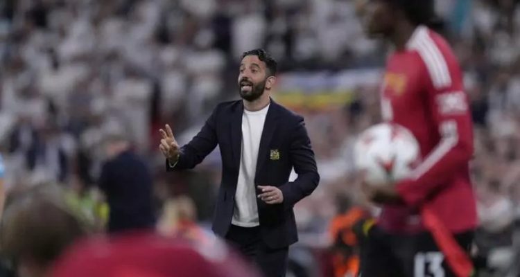 Tottenham Juara Liga Europa, MU Terjerembab Krisis