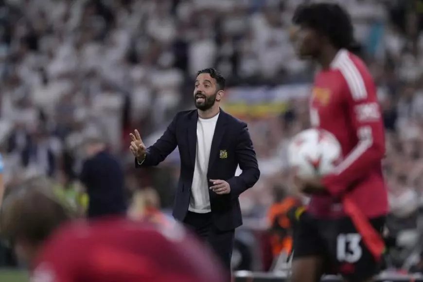 Tottenham Juara Liga Europa, MU Terjerembab Krisis