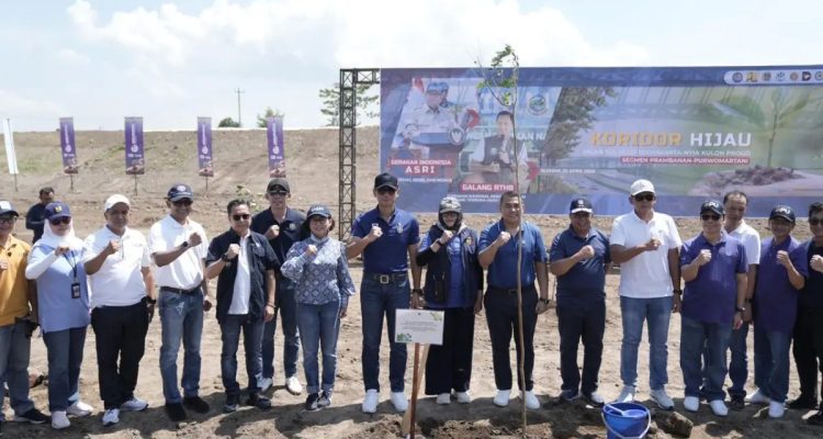 Wakil Bupati Sleman dan Menko IPK Tanam Pohon di Tol Prambanan–Purwomartani demi Ekosistem dan Estetika