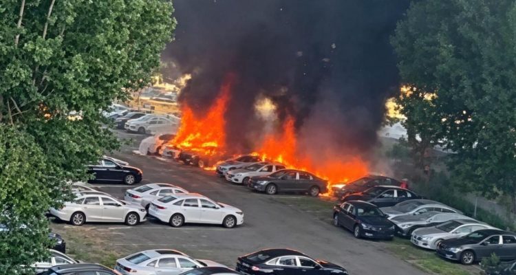 20 Mobil Listrik Terbakar Hebat, Penyebabnya Mengejutkan