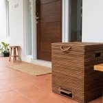 8 Ide Menyembunyikan Tempat Sampah di Teras agar Hunian Tampak Bersih dan Unik