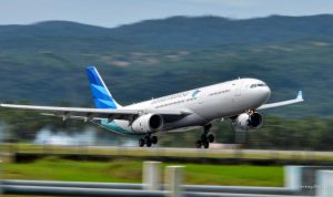 Garuda Indonesia Jadi Holding BUMN, Akankah Harga Tiket Turun?