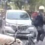 Mobil Ugal-ugalan Terjang Trotoar, Dua Pemotor Jadi Korban