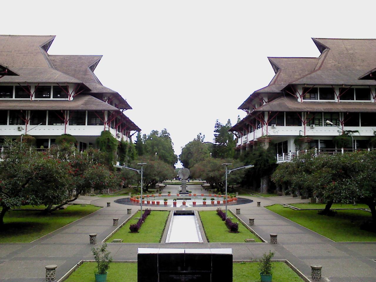 Kampus Terbaik Di Bandung
