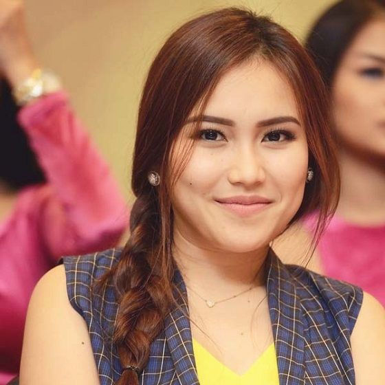 Style Ayu Ting Ting
