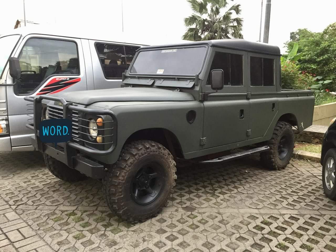 Defender Dijual
