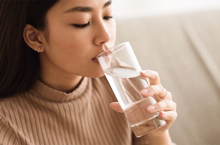 Minum Air Putih Terlalu Banyak
