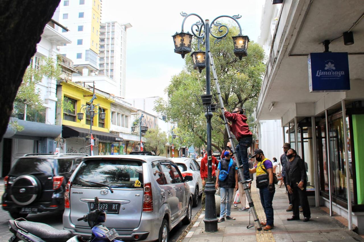 Kurangnya Penerangan Jalan Sokarno Hatta Bandung
