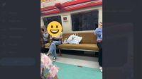 Viral Penumpang KRL Taruh Tas di Bangku Kosong demi Teman, Ini Kata KCI