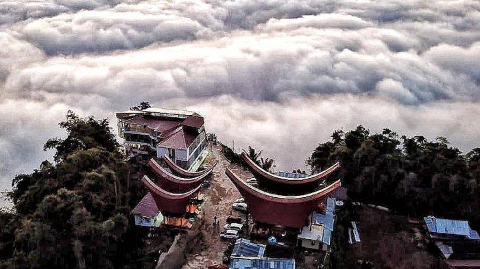 Wisata Negeri Di Atas Awan
