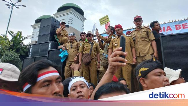 Masa Jabatan Kepala Desa Diperpanjang Jadi 9 Tahun, Dukung atau Tolak?
