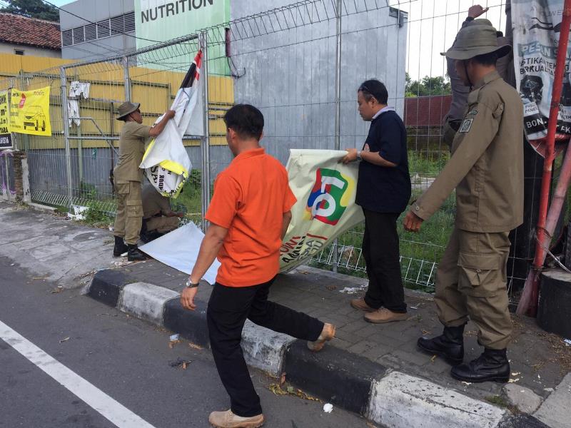 Satpol PP Copot 309 Ribu APK di Jakarta, Masih Berlanjut Sampai Besok
