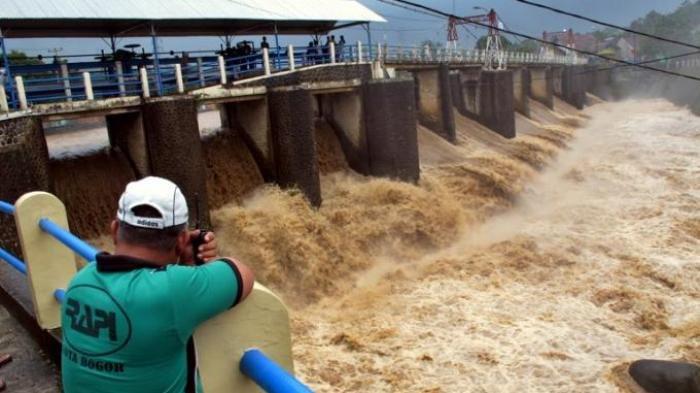 Pintu Air Pasar Ikan Siaga 2, BPBD Ingatkan 9 Wilayah Waspada Potensi Banjir
