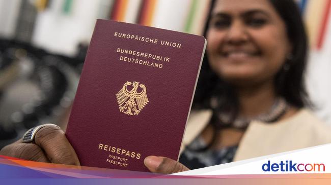 Percepatan Naturalisasi Jerman Menuai Pujian dan Kritik
