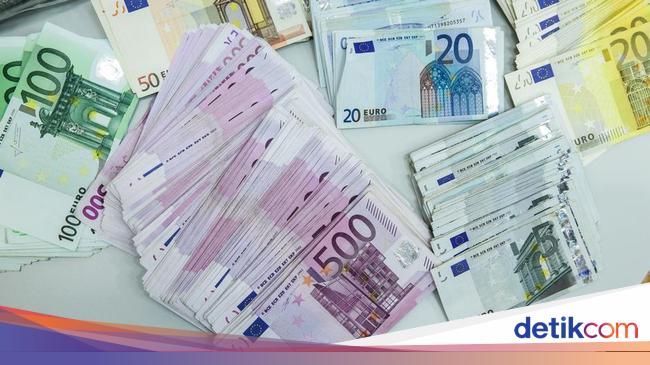 Uni Eropa Larang Pembayaran Tunai Lebih dari 10.000 Euro
