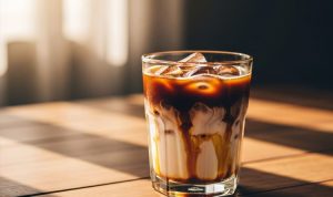 Cara Membuat Es Kopi Susu Gula Aren Enak ala Kafe di Rumah