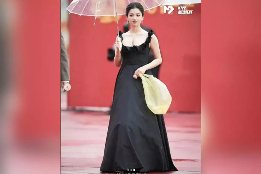 Fakta di Balik Tas Kresek Kuning Zhang Jingyi yang Sempat Menghebohkan