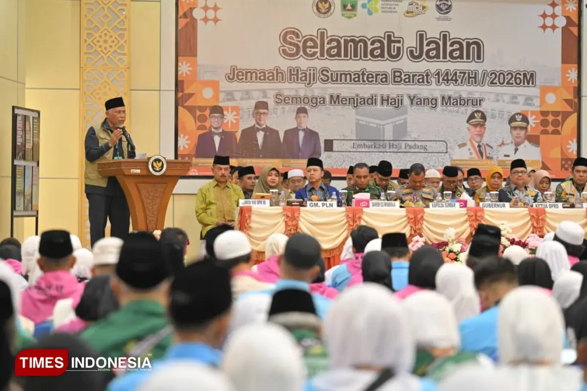 Gubernur Lepas 384 Jemaah Haji Kloter 1 Embarkasi Padang