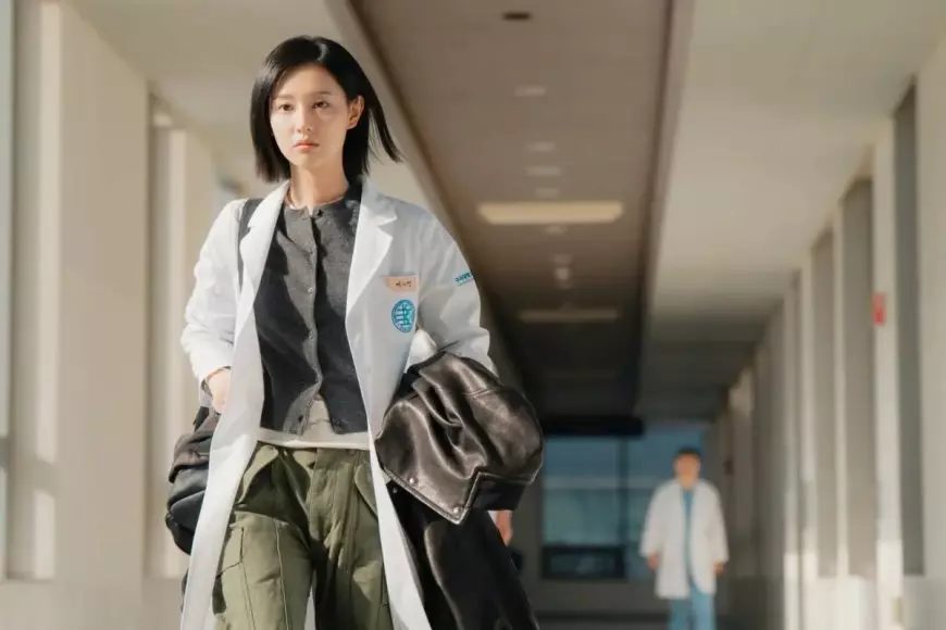 Ji Won Kim Dijuluki "Anjing Gila" di Doctor X: Age of White Mafia