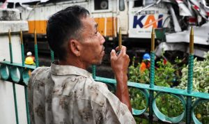 Kisah Tragis Istri Korban Tragedi KRL-Argo Bromo Bekasi: Suami Menunggu di Stasiun Tanpa Bertemu