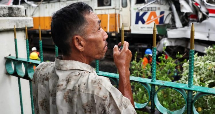 Kisah Tragis Istri Korban Tragedi KRL-Argo Bromo Bekasi: Suami Menunggu di Stasiun Tanpa Bertemu
