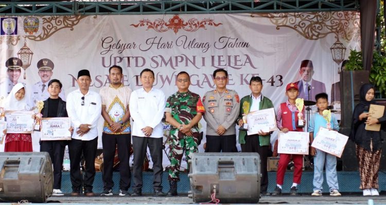 Parade Bakat Siswa Meriahkan HUT ke-43 SMPN 1 Lelea