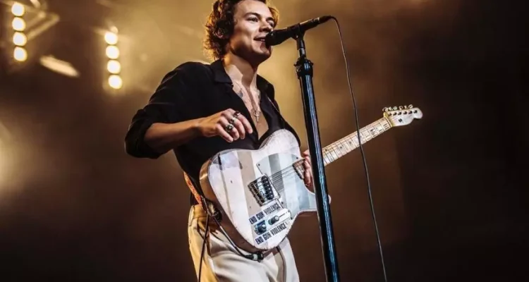 Perjuangan Harry Styles Setelah One Direction Bubar