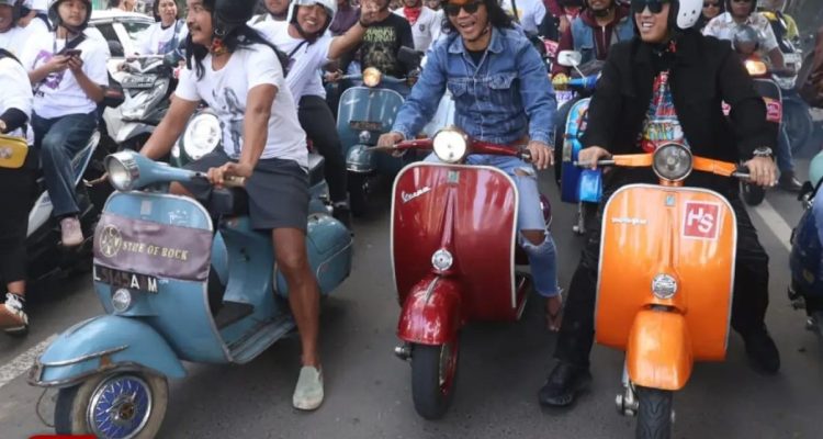 Ribuan Pengendara Iringi Kaka Slank Keliling Malang Menuju Konser Rampal