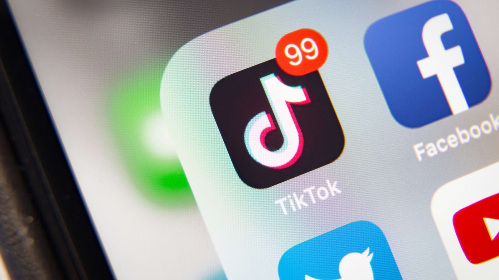 TikTok Hapus Jutaan Akun Anak Demi Patuhi PP Tunas