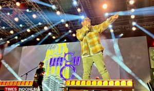 Ungu dan Nassar Hibur 12 Ribu Penonton, Surabaya Larut dalam Nostalgia