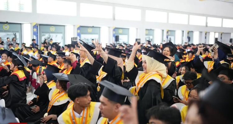 UNMER Malang Luluskan 690 Mahasiswa di Hari Pertama Wisuda Semester Ganjil