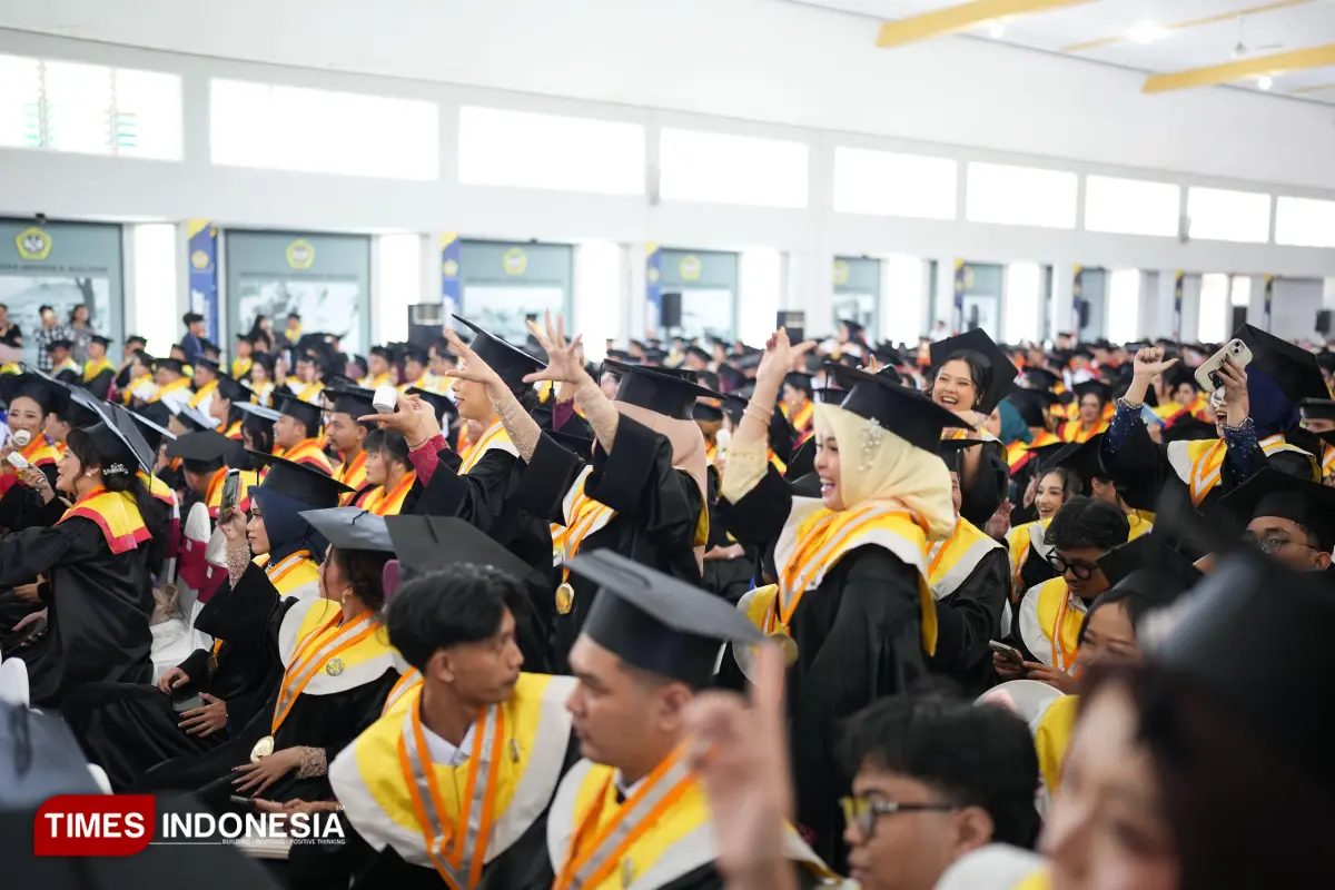 UNMER Malang Luluskan 690 Mahasiswa di Hari Pertama Wisuda Semester Ganjil
