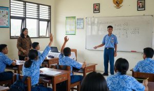 10 Cara Efektif Presentasi di Depan Kelas untuk Siswa