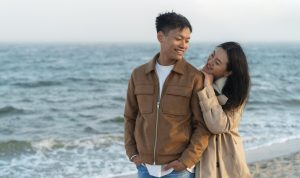 10 Sinyal Anda Terlalu Bergantung pada Orang Lain untuk Bahagia