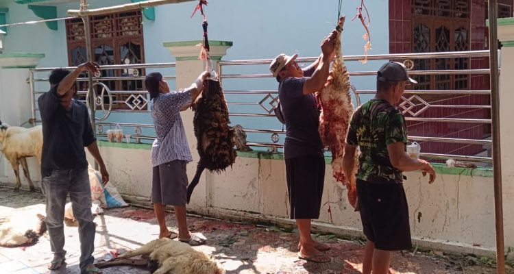 17 Tahun Warga Blok Bojong Gelar Kurban Terpusat di Masjid
